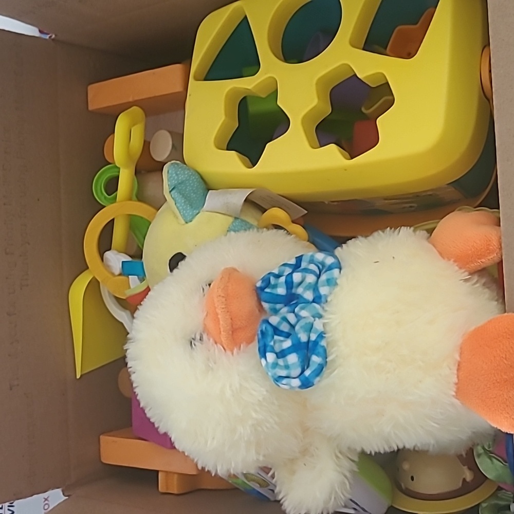 TOYS BUNDLE SOLD AS IS